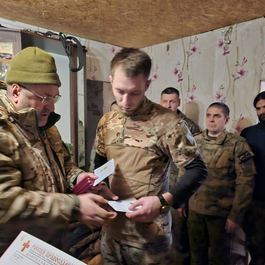 Награждение и поздравление наших бойцов с Днем Защитника отечества.
