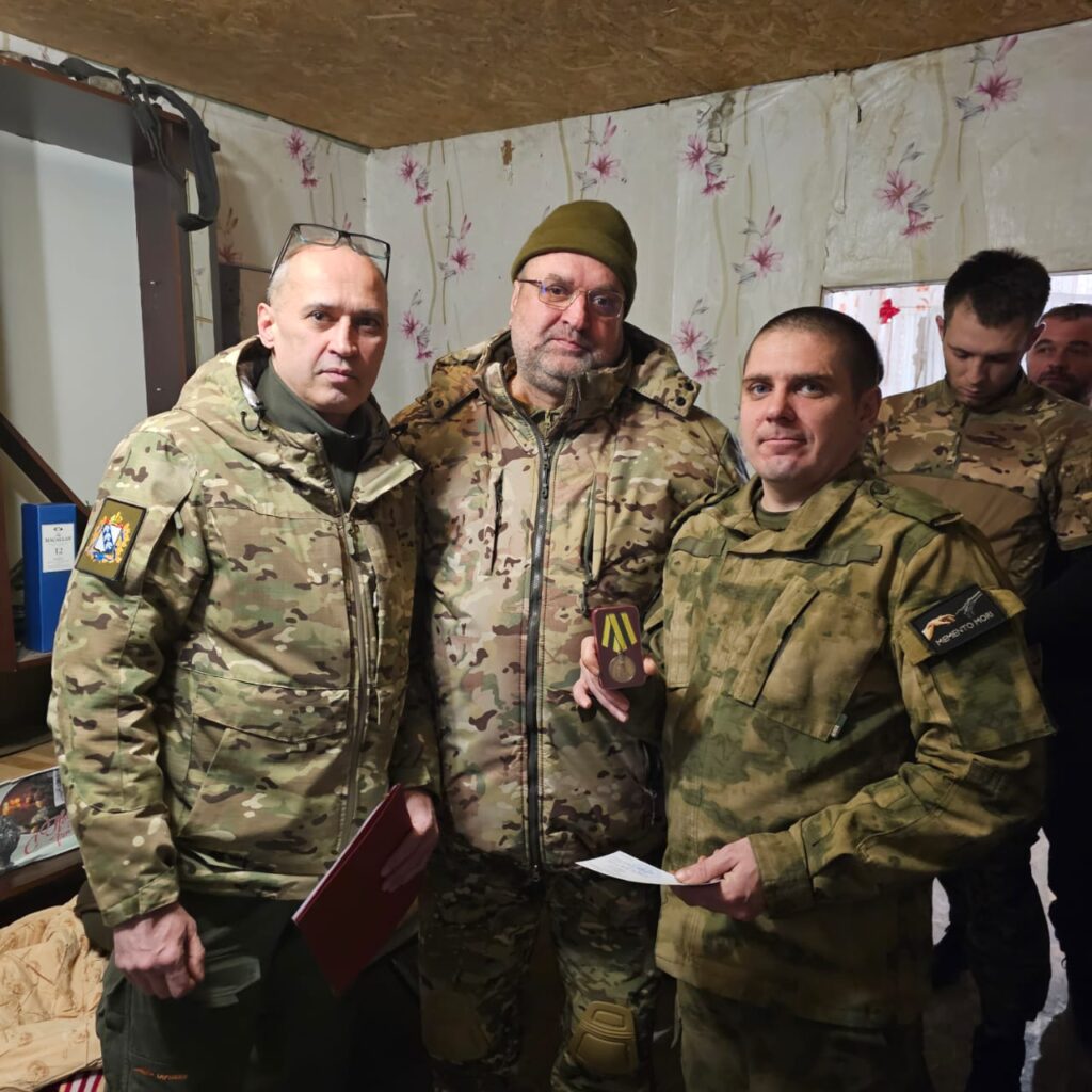 Награждение и поздравление наших бойцов с Днем Защитника отечества.